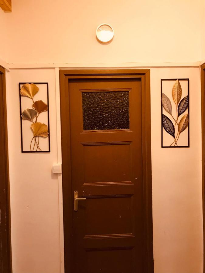Royal Street Accommodation กาเลส์ ภายนอก รูปภาพ